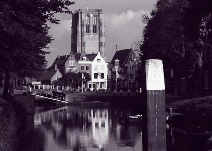 Dom wakacyjny Luxe Monumenten Pand Aan De Haven 10 Personen 5 Slaapkamers